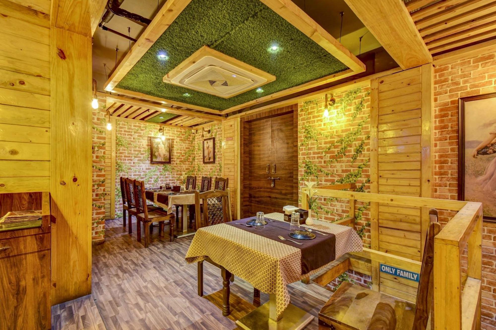 Townhouse Oak Hotel Chaitanya Executive Near Fun Time Multiplex Пюн Екстериор снимка